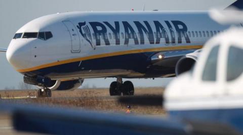 Руководителей Ryanair обвиняют в уклонении от оплаты налогов и задержки выплаты зарплаты