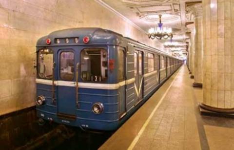 Полиция в метро изъяла нож у жителя Киевской области