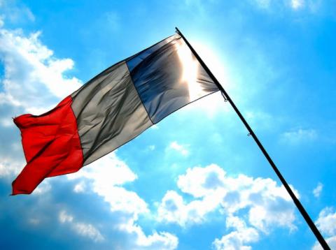 Чрезвычайное положение во Франции продлеваться не будет