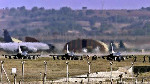 Турецкие военные заблокировали авиабазу США