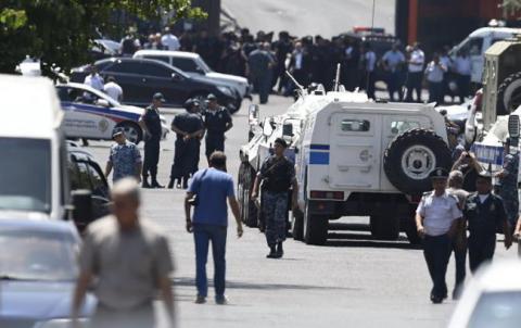 Власти Армении проверят 200 человек на связь с членами вооруженной группировки