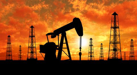 Нефть подешевела из-за опасений по поводу избытка запасов на рынке