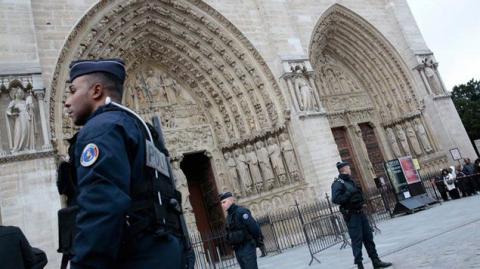 Во время нападения на церковь во Франции убит священник