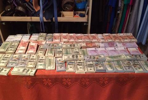 У главы таможни России нашли почти миллион долларов